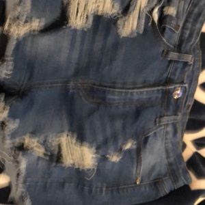 Jean ripped shorts